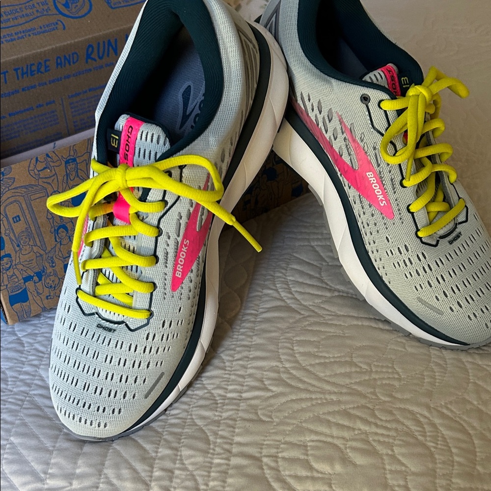 Brooks Women's Athletic Shoes - Gray with Pink and Yellow